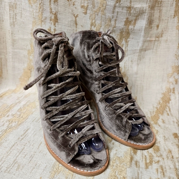 Jeffrey Campbell Shoes - Jeffrey Campbell Grey/Brown Velvet Lace-Up Heels Sz6.5